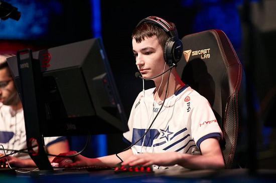 逆水寒手游内置收益分析与标签内功佩戴推荐